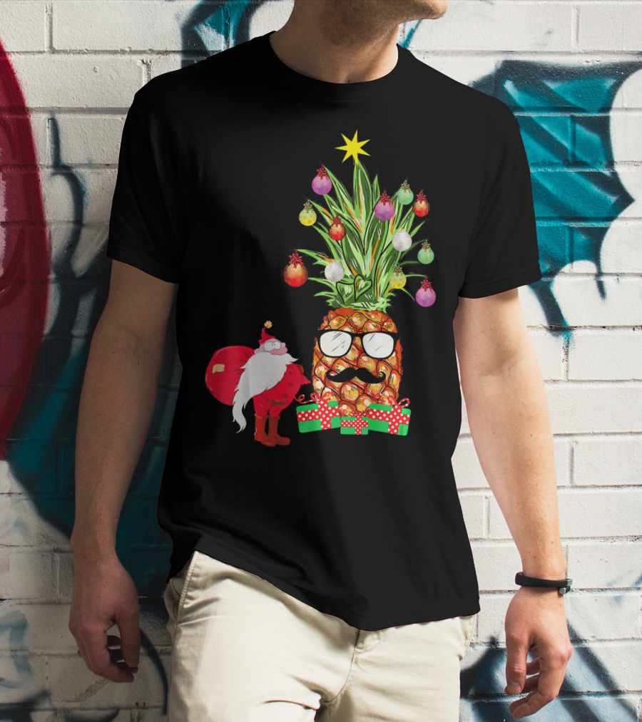Santa Pineapple Christmas Tree With Gifts And Ornaments T-Shirt