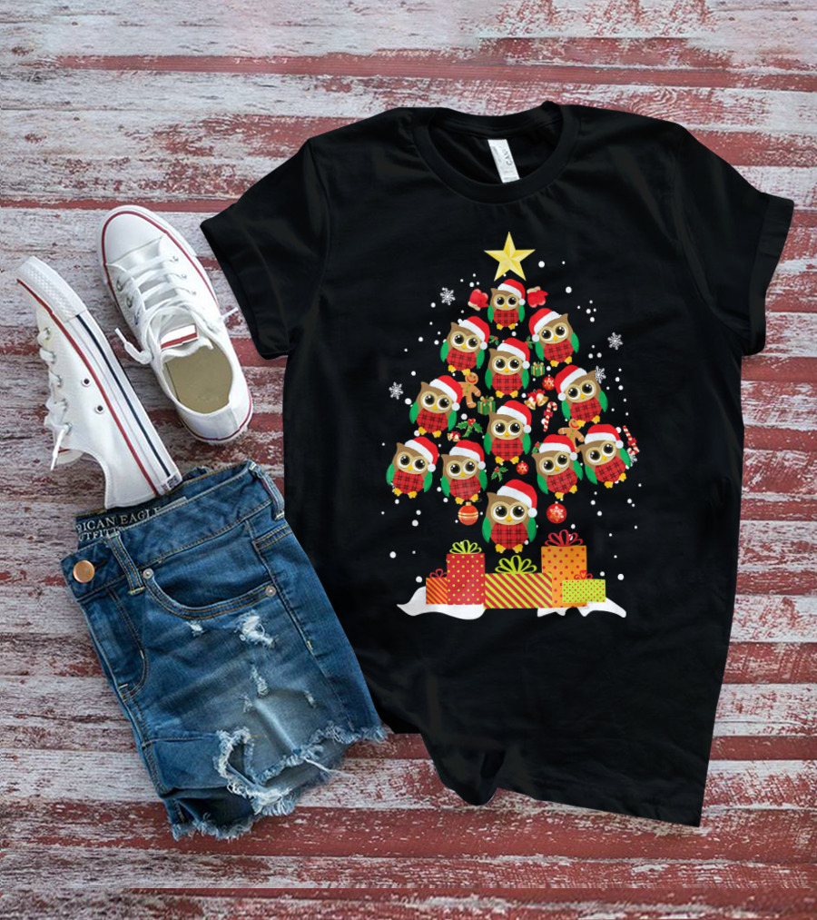 Owl Christmas Tree With Santa Hats And Presents For Owl Lovers T-Shirt