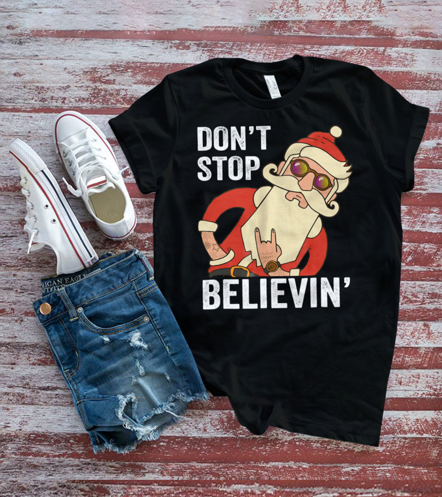 DON'T STOP BELIEVIN' SANTA ROCK HAND GESTURE T-Shirt