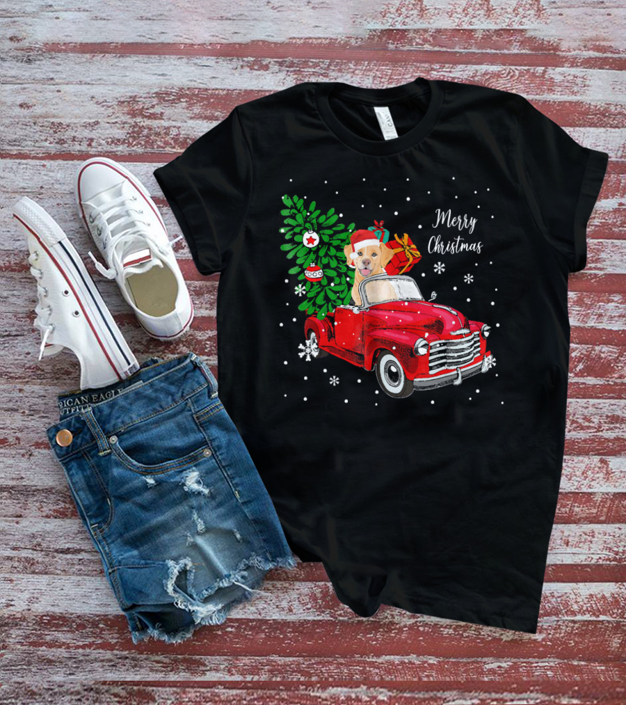 Merry Christmas Santa Labrador Dog Riding Red Truck With Presents And Tree T-Shirt