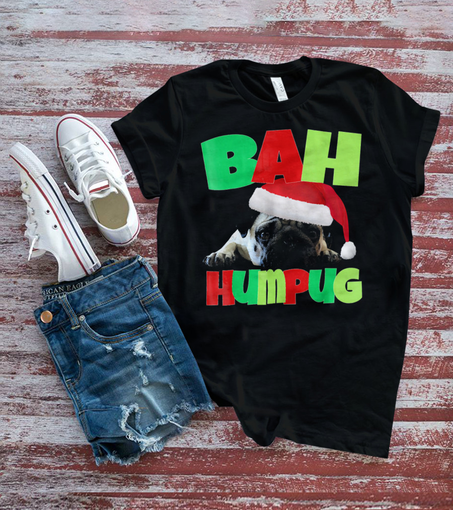 Bah Humpug Santa Hat Funny Grumpy Pug T-Shirt