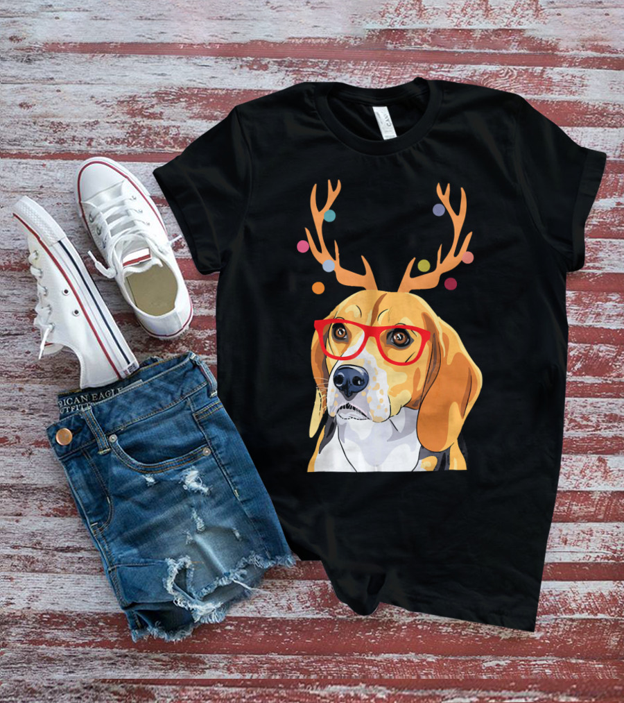 Beagle With Christmas Antlers And Red Glasses T-Shirt