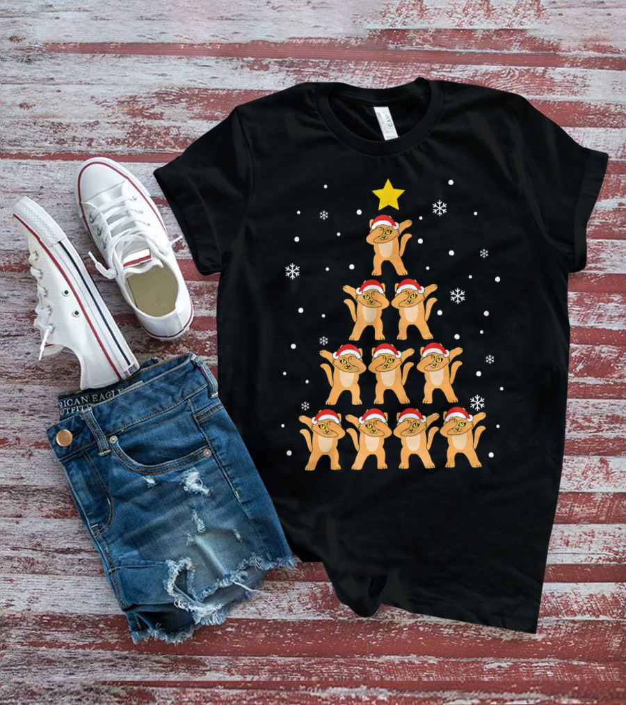 Christmas Tree Dabbing Cats With Santa Hats And Snowflakes T-Shirt