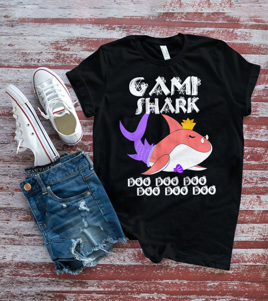 Gami Shark Doo Doo Doo Cute Crowned Shark With Purple Fins T-Shirt