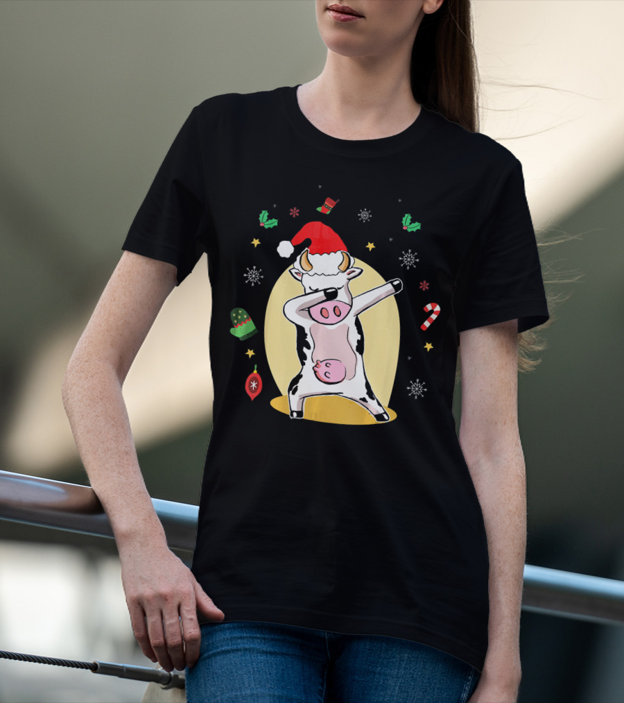 Cute Cow Dabbing Merry Santa Hat Christmas Candy Cane Snowflakes T-Shirt