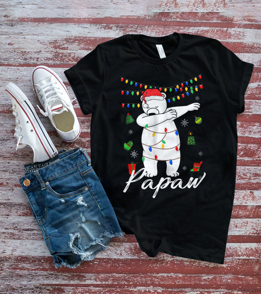Papaw Bear Dabbing With Santa Hat And Christmas Lights And Gifts T-Shirt