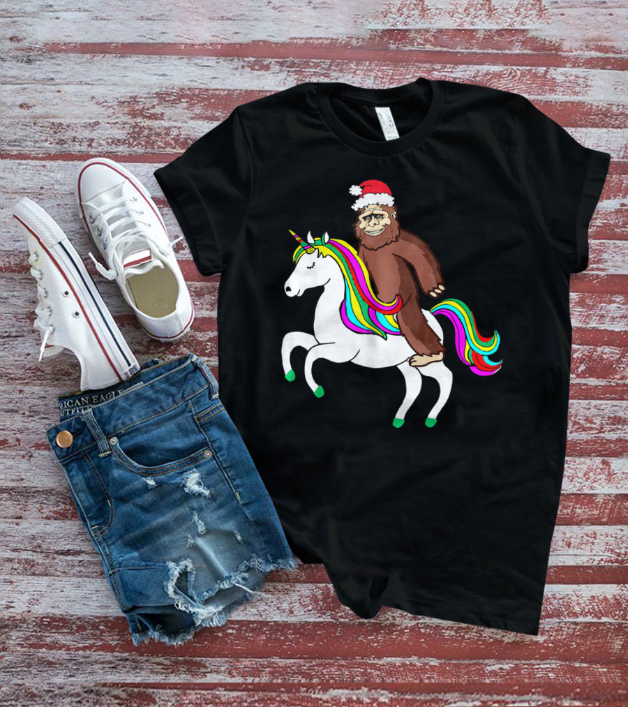 Bigfool Riding Unicorn With Santa Hat Rainbow Mane T-Shirt