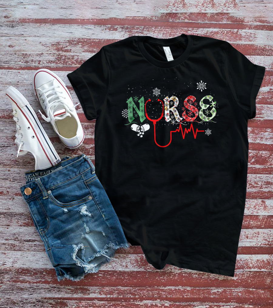 Nurse Christmas Holiday Stethoscope Snowflakes T-Shirt