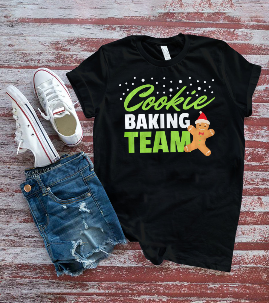 Cookie Baking Team Holi Gingerbread Christmas T-Shirt